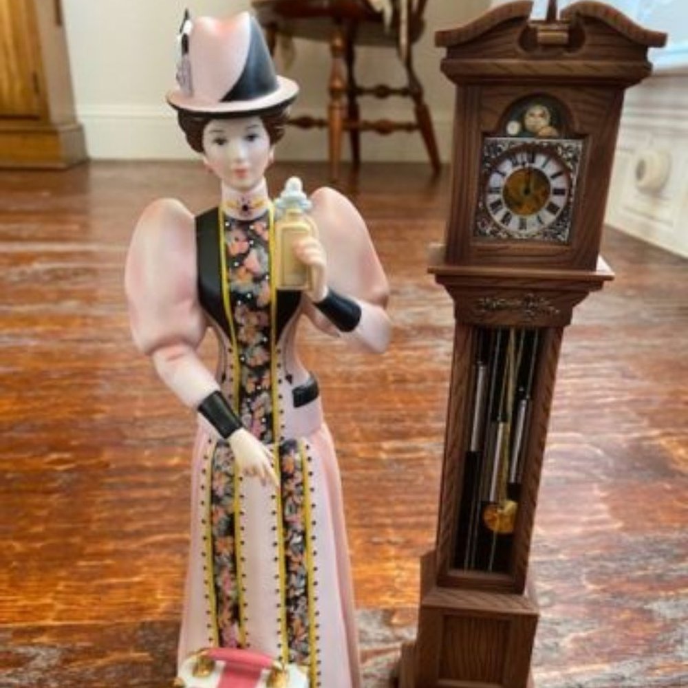 Vintage 2004 Avon MRS. ALBEE Figurines *full size + mini* PRODUCT REVIEW + CLOCK